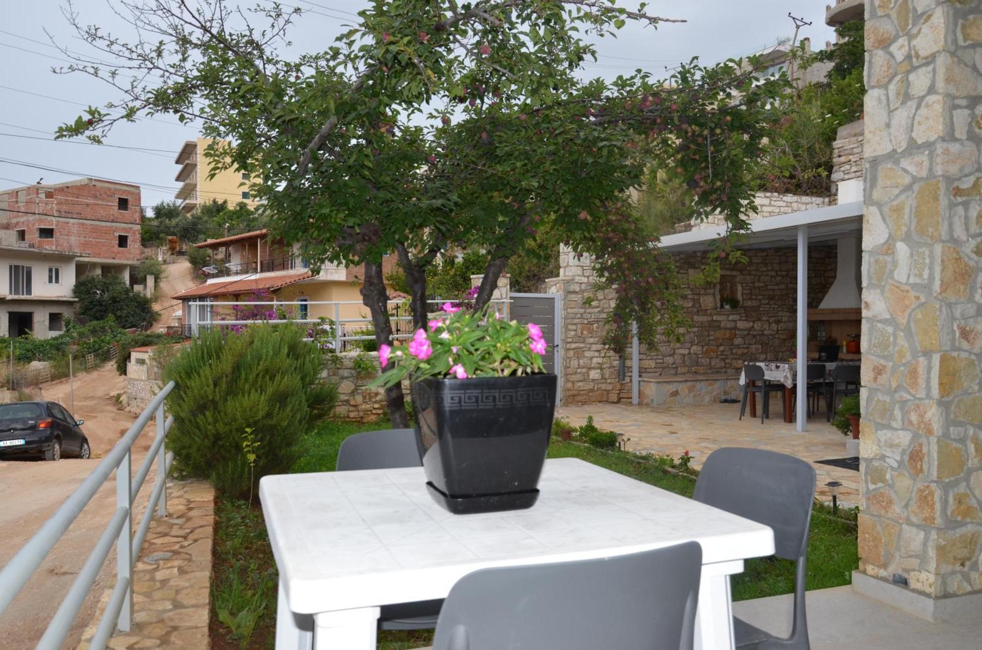 Harmonia Guest House 2 Himarë Exterior foto