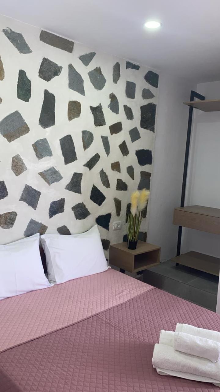 Harmonia Guest House 2 Himarë Habitación foto