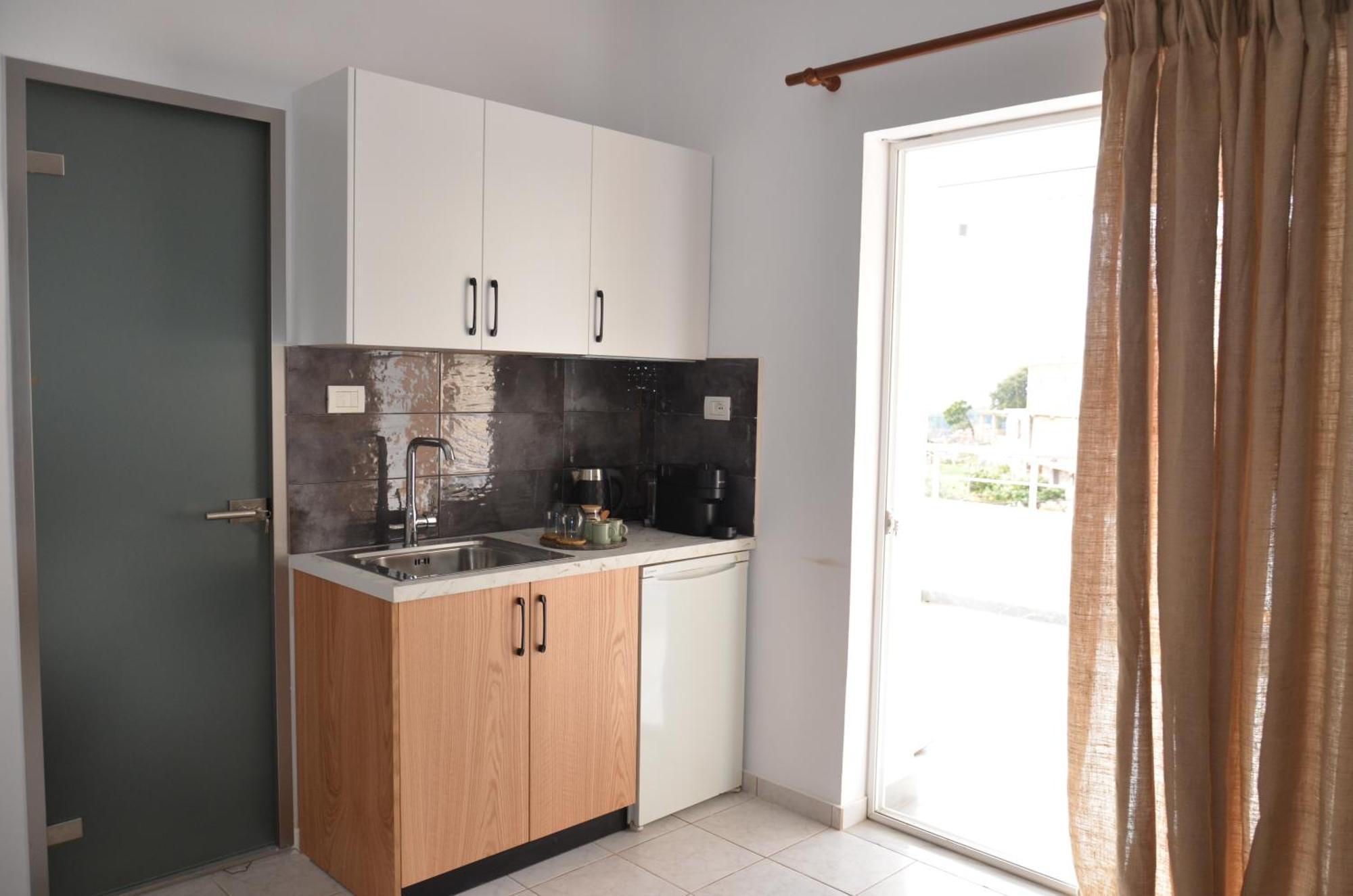 Harmonia Guest House 2 Himarë Habitación foto